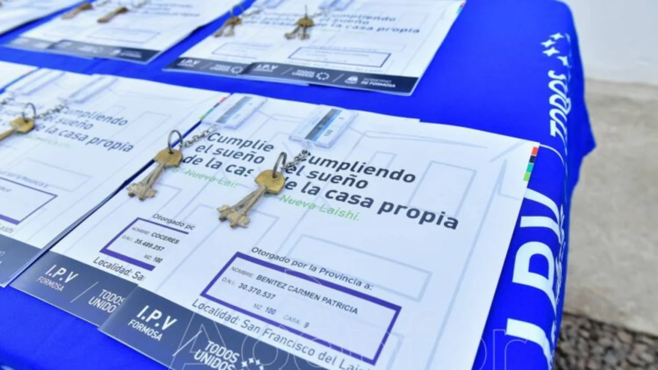 En un acto cargado de emoción, Insfrán entregó nuevas viviendas y habilitó obras clave en el sur de Formosa